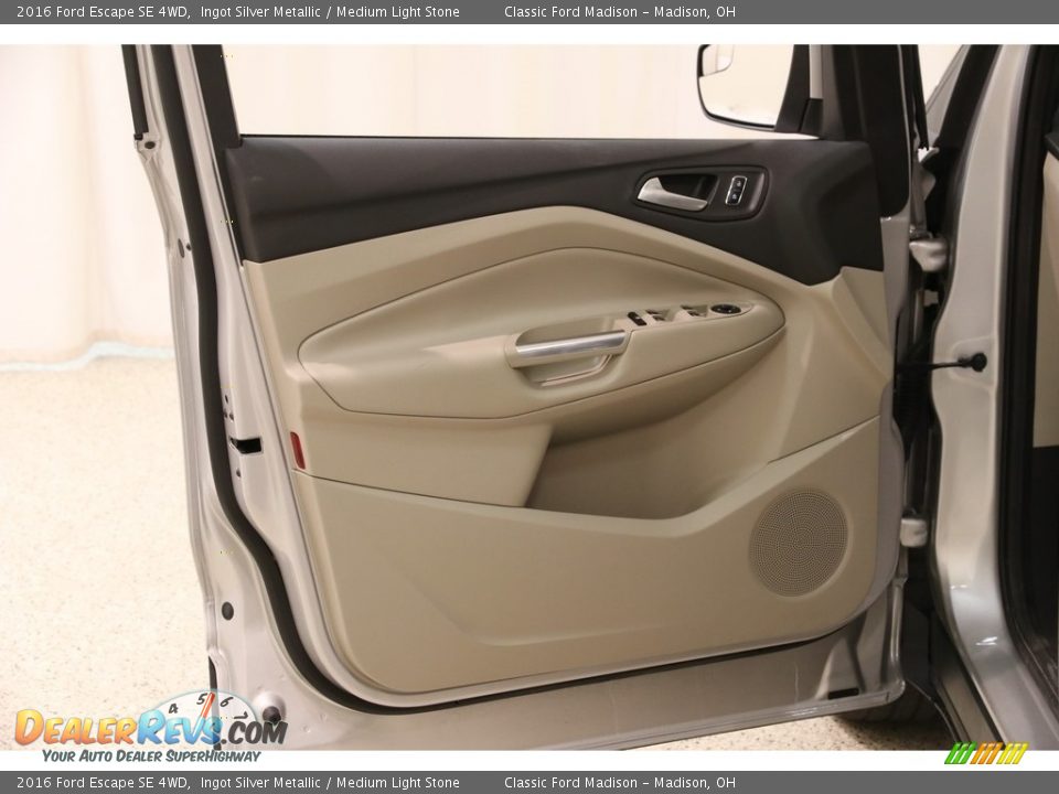 2016 Ford Escape SE 4WD Ingot Silver Metallic / Medium Light Stone Photo #4