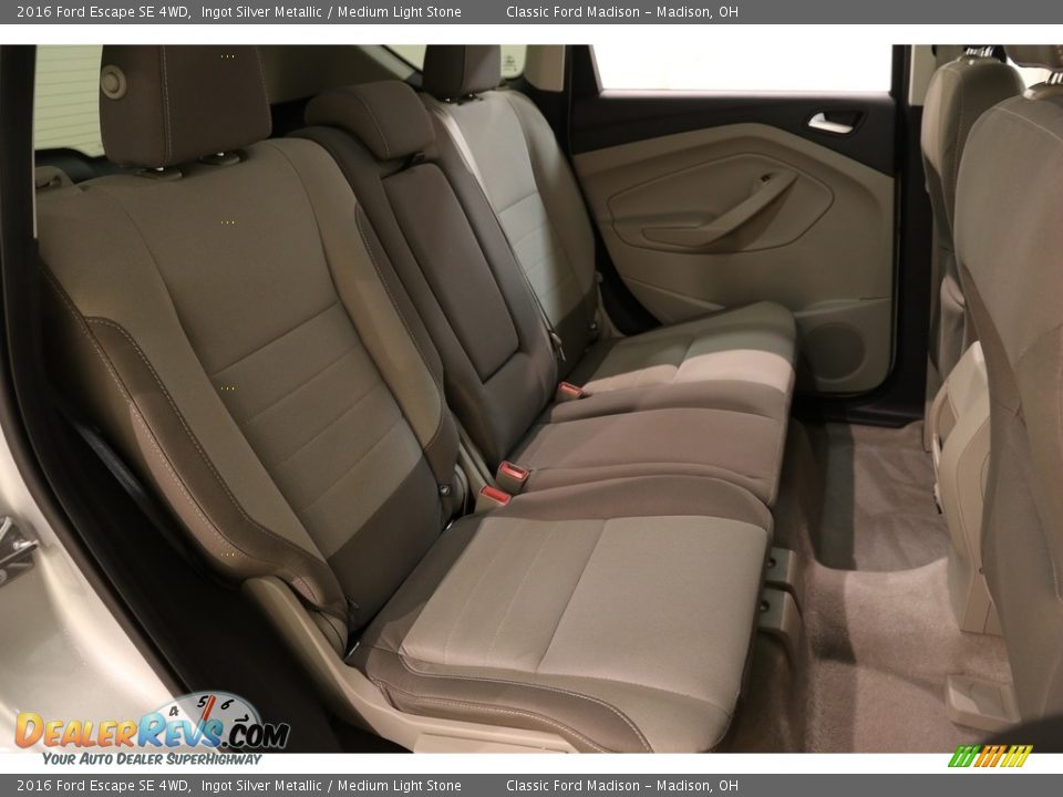 2016 Ford Escape SE 4WD Ingot Silver Metallic / Medium Light Stone Photo #15