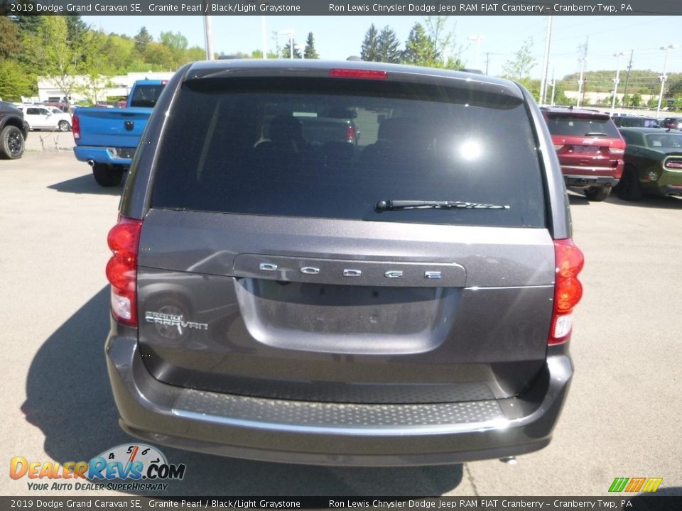 2019 Dodge Grand Caravan SE Granite Pearl / Black/Light Graystone Photo #4