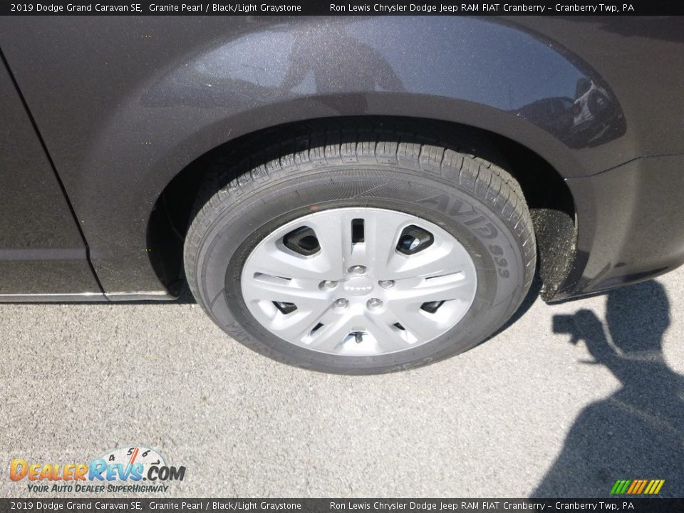 2019 Dodge Grand Caravan SE Granite Pearl / Black/Light Graystone Photo #8
