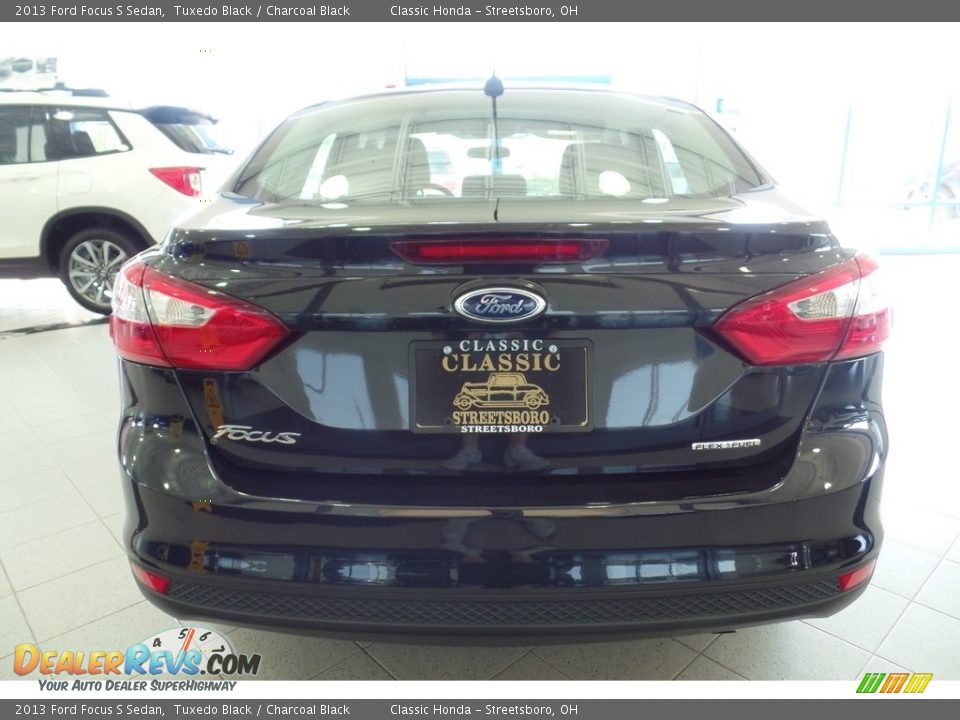 2013 Ford Focus S Sedan Tuxedo Black / Charcoal Black Photo #14