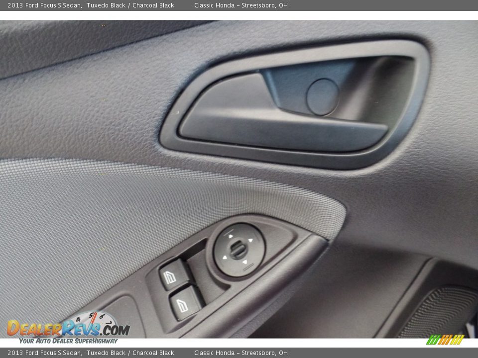 2013 Ford Focus S Sedan Tuxedo Black / Charcoal Black Photo #21