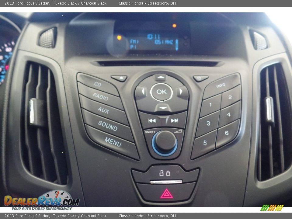 2013 Ford Focus S Sedan Tuxedo Black / Charcoal Black Photo #26