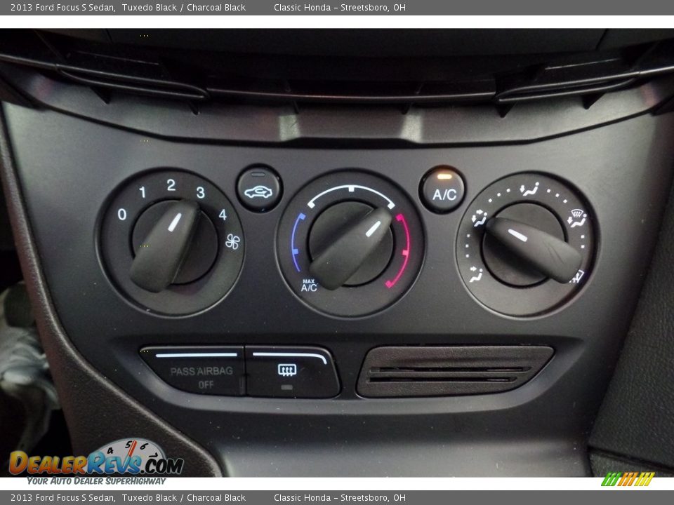 2013 Ford Focus S Sedan Tuxedo Black / Charcoal Black Photo #27