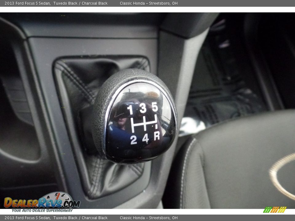 2013 Ford Focus S Sedan Tuxedo Black / Charcoal Black Photo #28