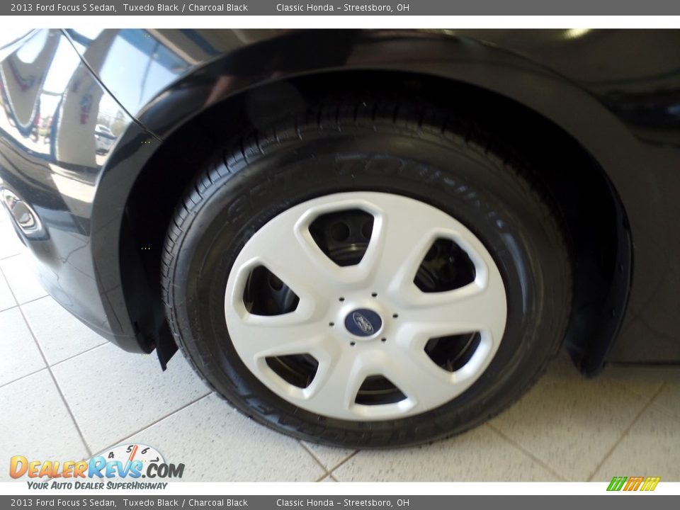 2013 Ford Focus S Sedan Tuxedo Black / Charcoal Black Photo #32