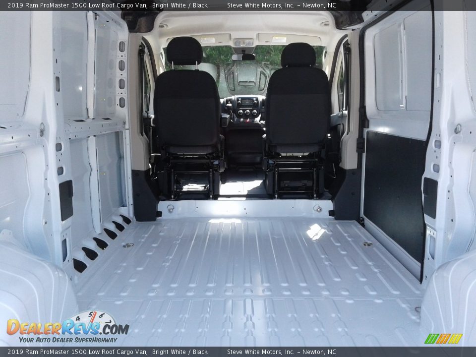 2019 Ram ProMaster 1500 Low Roof Cargo Van Bright White / Black Photo #11