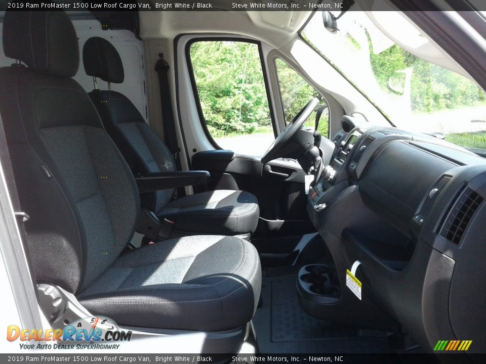 2019 Ram ProMaster 1500 Low Roof Cargo Van Bright White / Black Photo #13