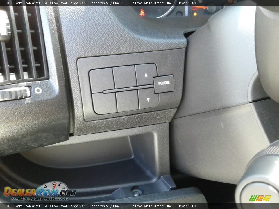 2019 Ram ProMaster 1500 Low Roof Cargo Van Bright White / Black Photo #14