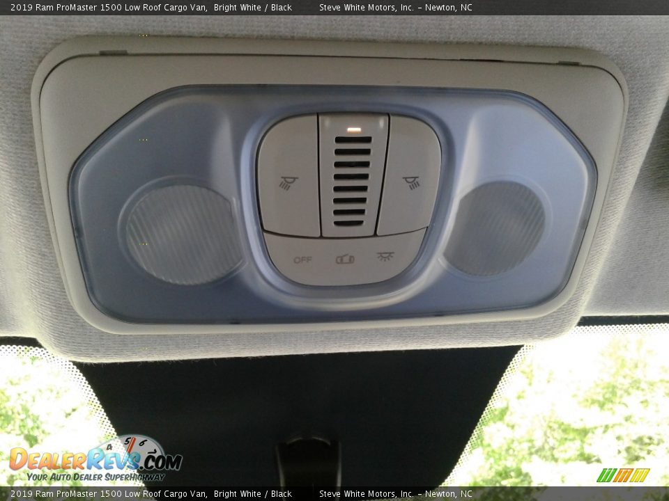 2019 Ram ProMaster 1500 Low Roof Cargo Van Bright White / Black Photo #25