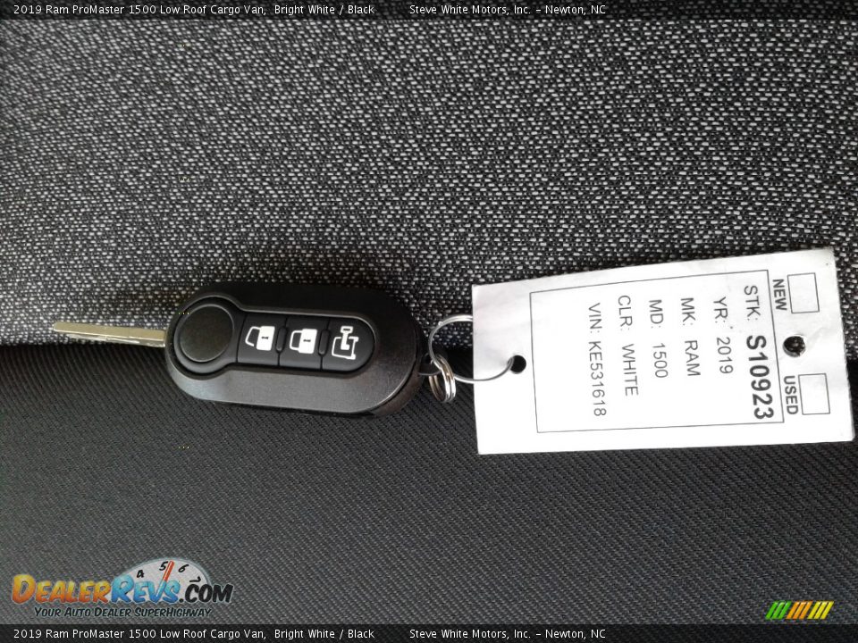 2019 Ram ProMaster 1500 Low Roof Cargo Van Bright White / Black Photo #27
