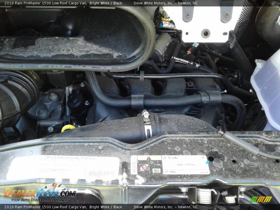 2019 Ram ProMaster 1500 Low Roof Cargo Van Bright White / Black Photo #28