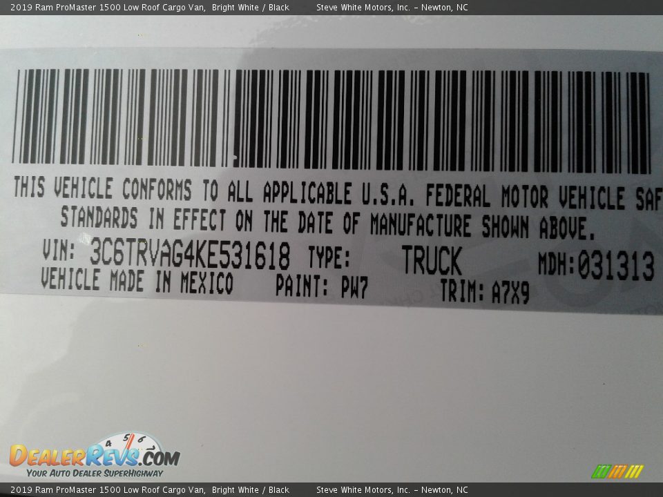 2019 Ram ProMaster 1500 Low Roof Cargo Van Bright White / Black Photo #29