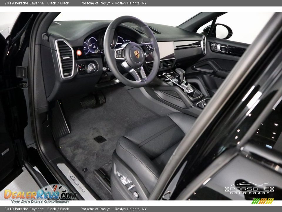 2019 Porsche Cayenne Black / Black Photo #15
