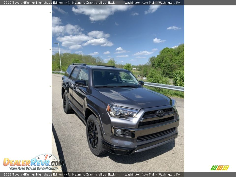 Front 3/4 View of 2019 Toyota 4Runner Nightshade Edition 4x4 Photo #3