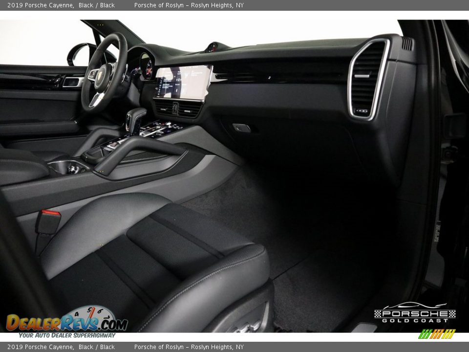 2019 Porsche Cayenne Black / Black Photo #25