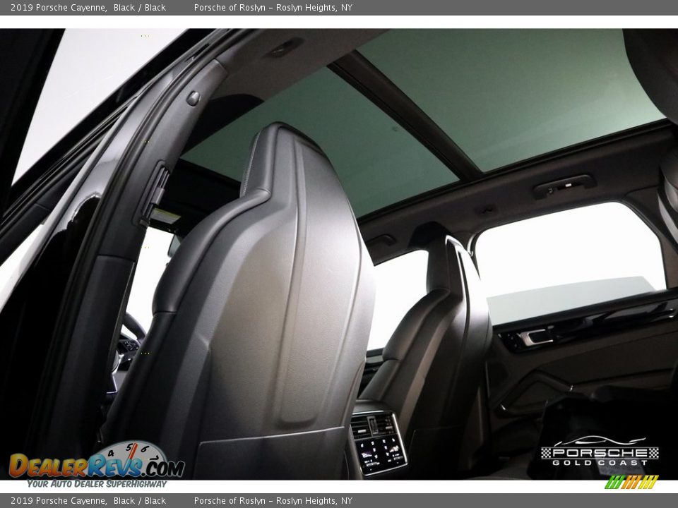 2019 Porsche Cayenne Black / Black Photo #27