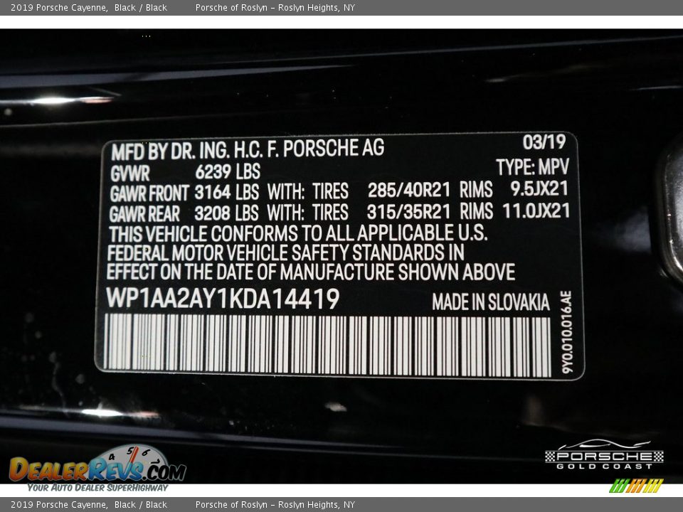 2019 Porsche Cayenne Black / Black Photo #31