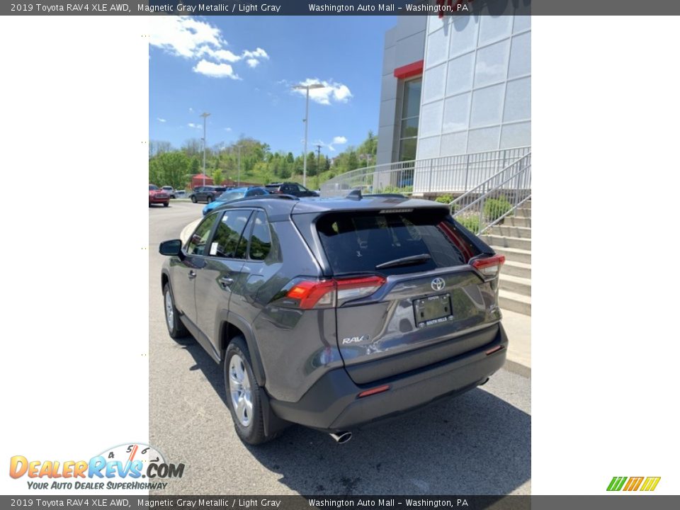 2019 Toyota RAV4 XLE AWD Magnetic Gray Metallic / Light Gray Photo #6