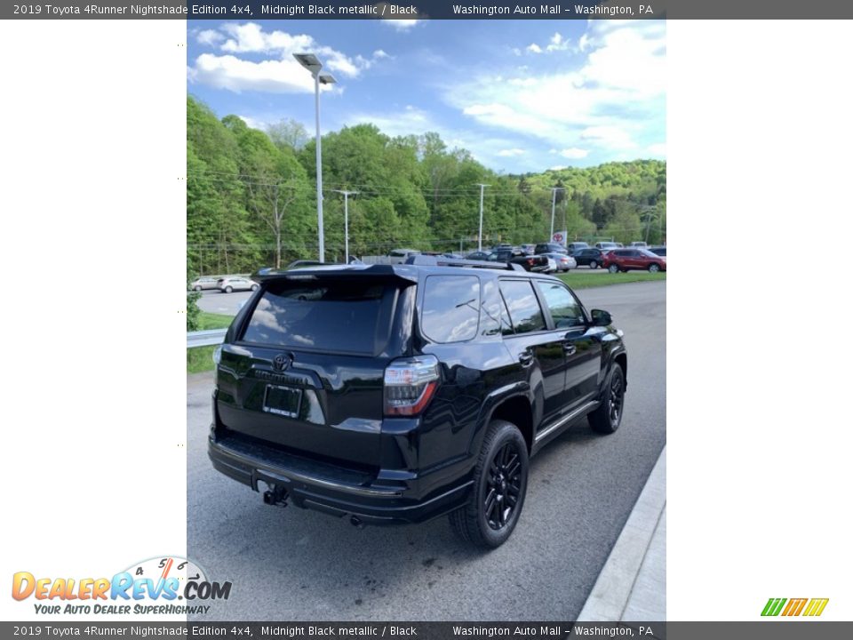 2019 Toyota 4Runner Nightshade Edition 4x4 Midnight Black metallic / Black Photo #4