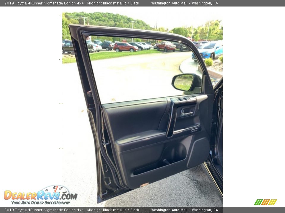 2019 Toyota 4Runner Nightshade Edition 4x4 Midnight Black metallic / Black Photo #8