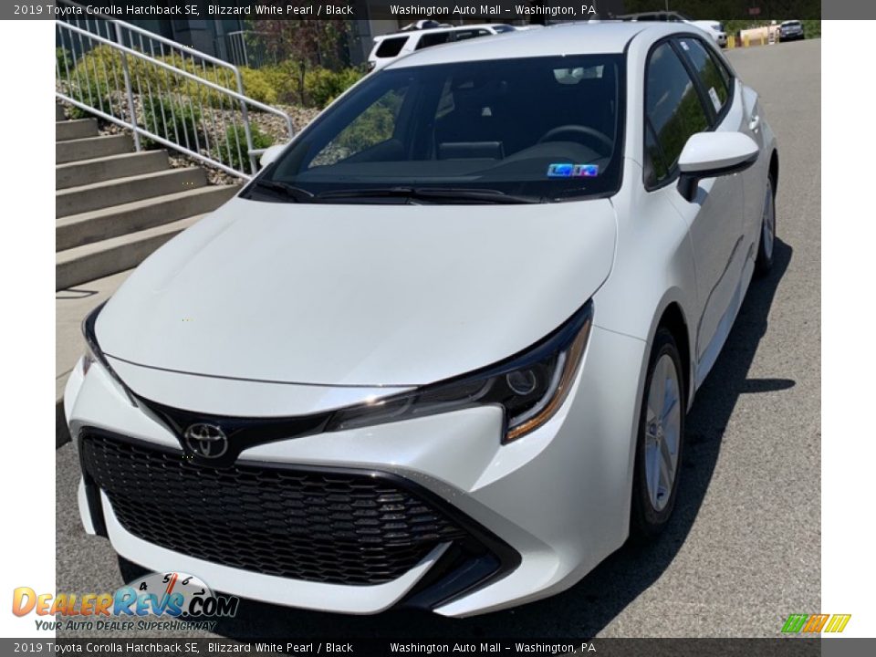 2019 Toyota Corolla Hatchback SE Blizzard White Pearl / Black Photo #1