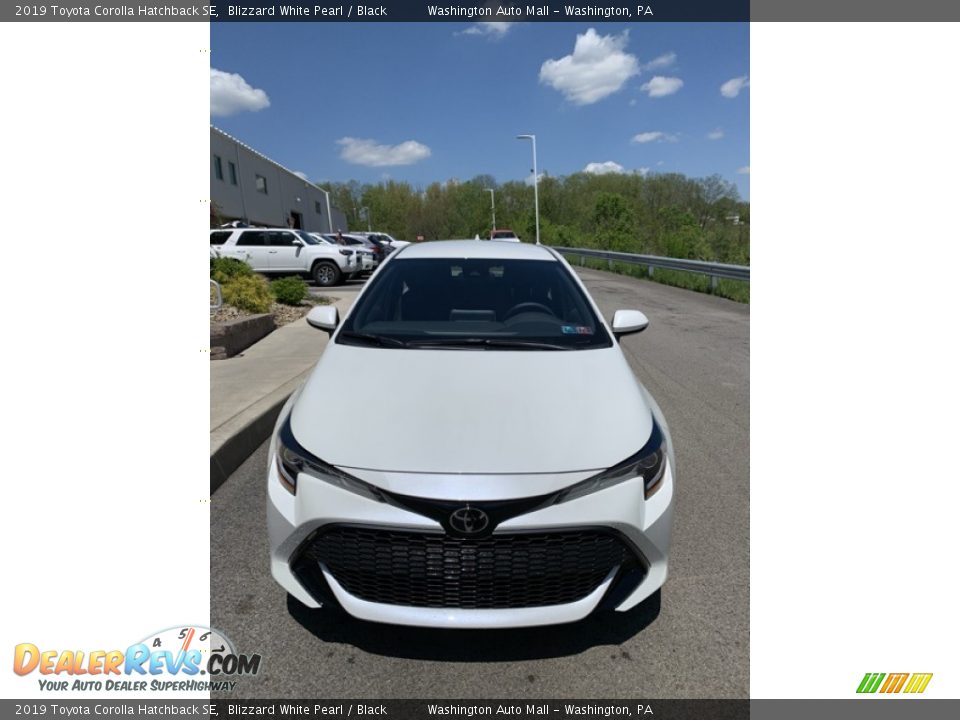 2019 Toyota Corolla Hatchback SE Blizzard White Pearl / Black Photo #2