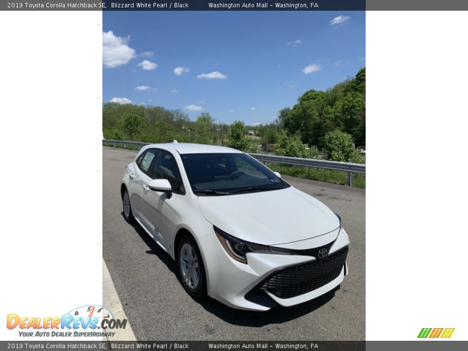 2019 Toyota Corolla Hatchback SE Blizzard White Pearl / Black Photo #3
