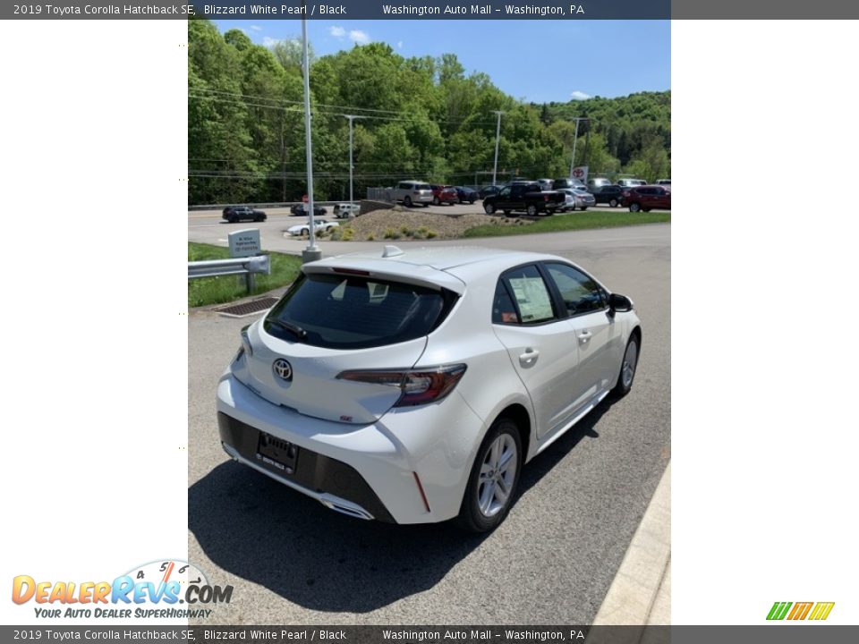 2019 Toyota Corolla Hatchback SE Blizzard White Pearl / Black Photo #4