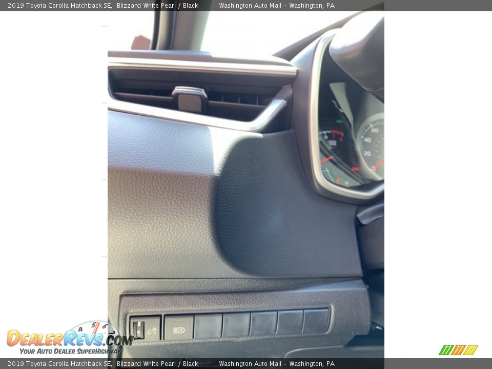 2019 Toyota Corolla Hatchback SE Blizzard White Pearl / Black Photo #10