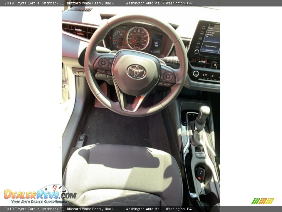 2019 Toyota Corolla Hatchback SE Blizzard White Pearl / Black Photo #11