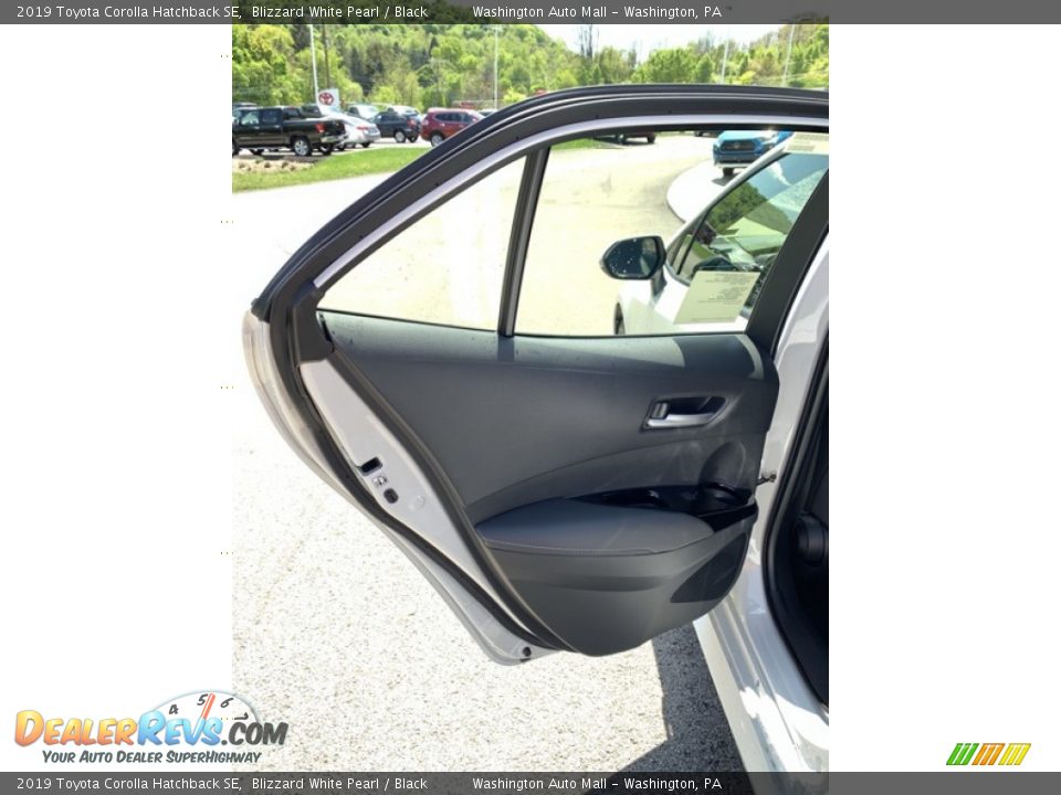 2019 Toyota Corolla Hatchback SE Blizzard White Pearl / Black Photo #15