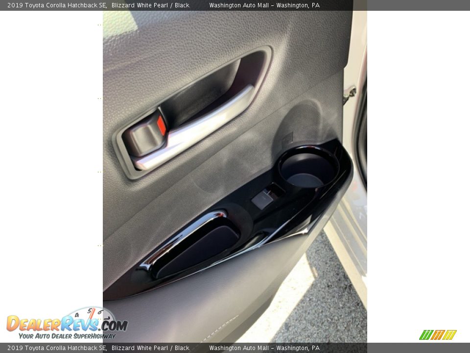 2019 Toyota Corolla Hatchback SE Blizzard White Pearl / Black Photo #16