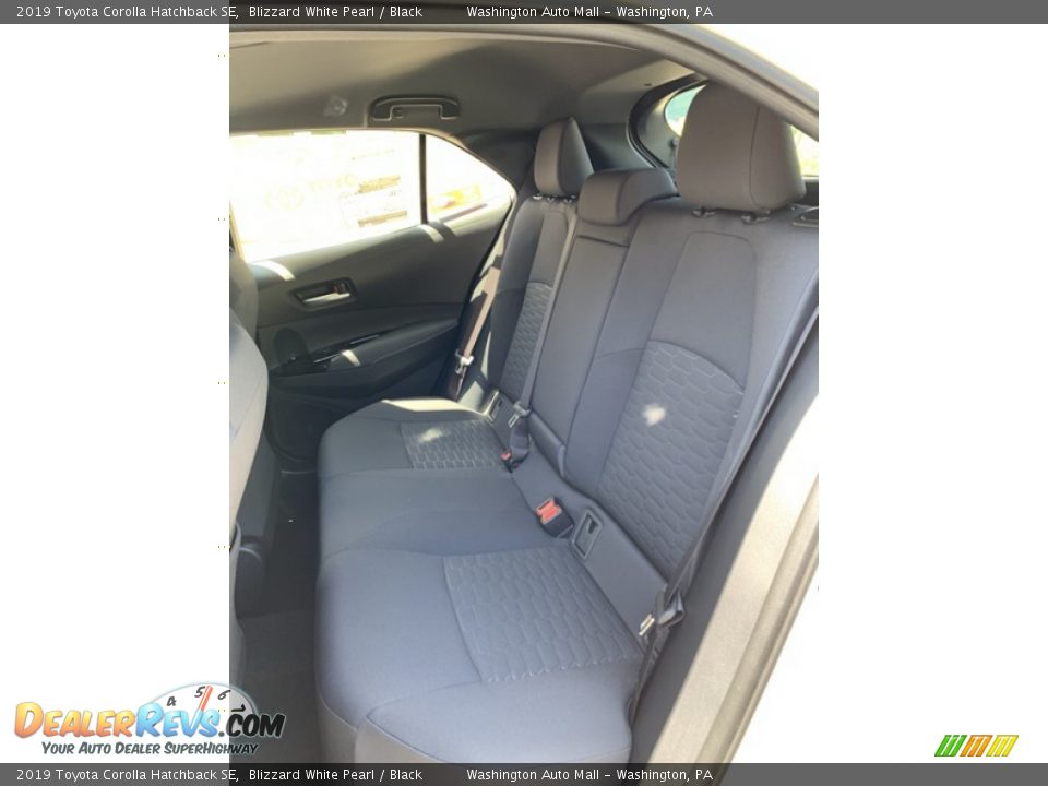 2019 Toyota Corolla Hatchback SE Blizzard White Pearl / Black Photo #17