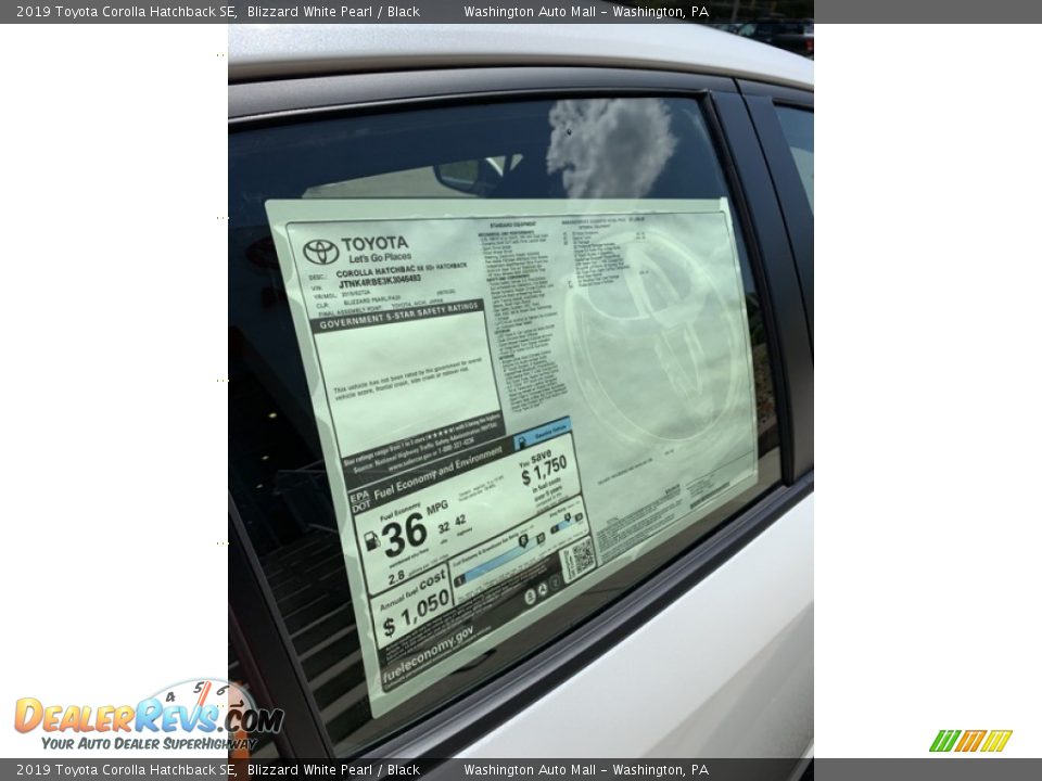 2019 Toyota Corolla Hatchback SE Blizzard White Pearl / Black Photo #22