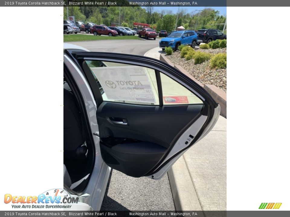 2019 Toyota Corolla Hatchback SE Blizzard White Pearl / Black Photo #23