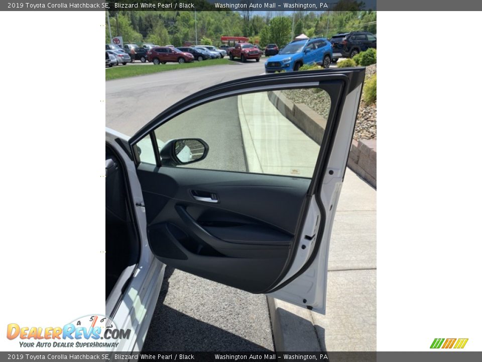 2019 Toyota Corolla Hatchback SE Blizzard White Pearl / Black Photo #26