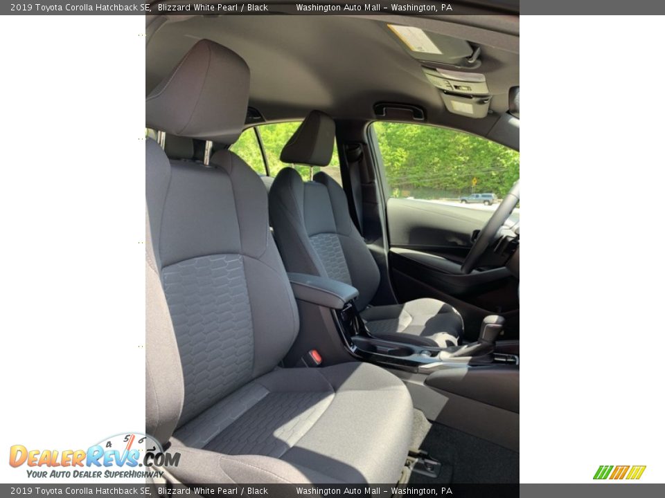2019 Toyota Corolla Hatchback SE Blizzard White Pearl / Black Photo #27