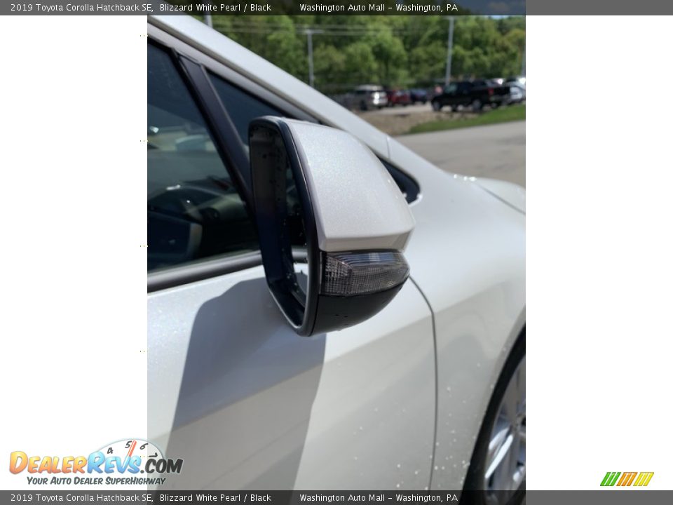 2019 Toyota Corolla Hatchback SE Blizzard White Pearl / Black Photo #30