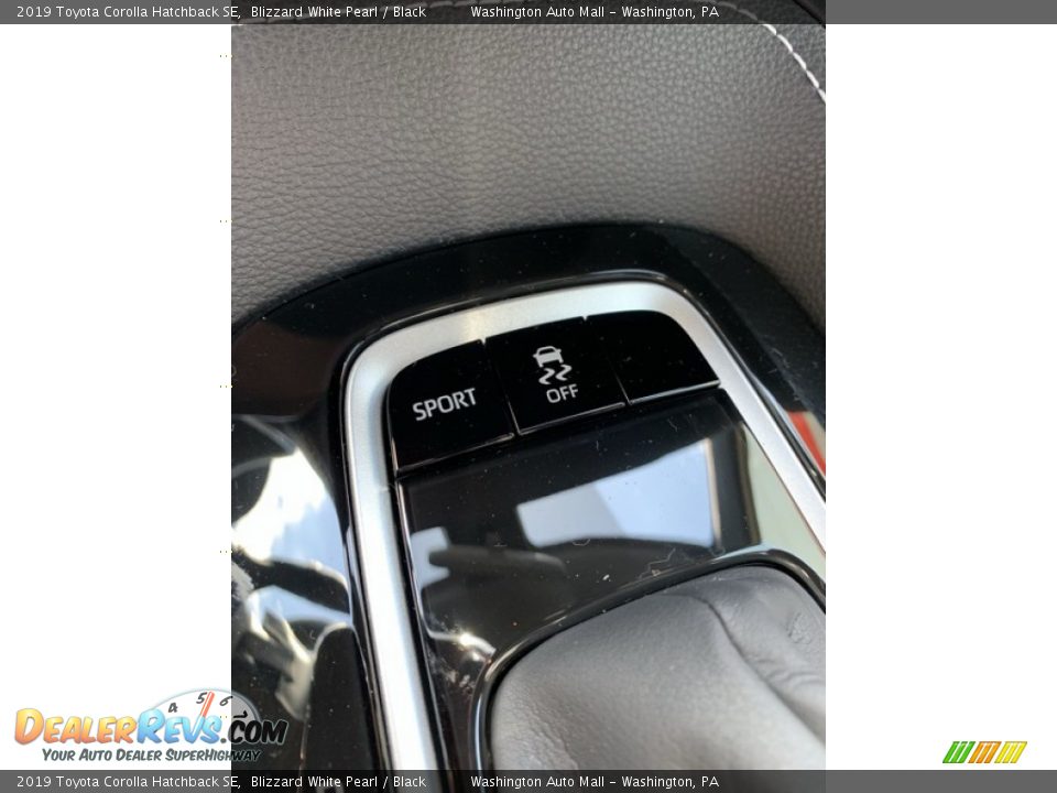 2019 Toyota Corolla Hatchback SE Blizzard White Pearl / Black Photo #35