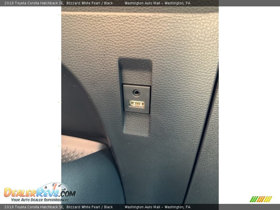 2019 Toyota Corolla Hatchback SE Blizzard White Pearl / Black Photo #36