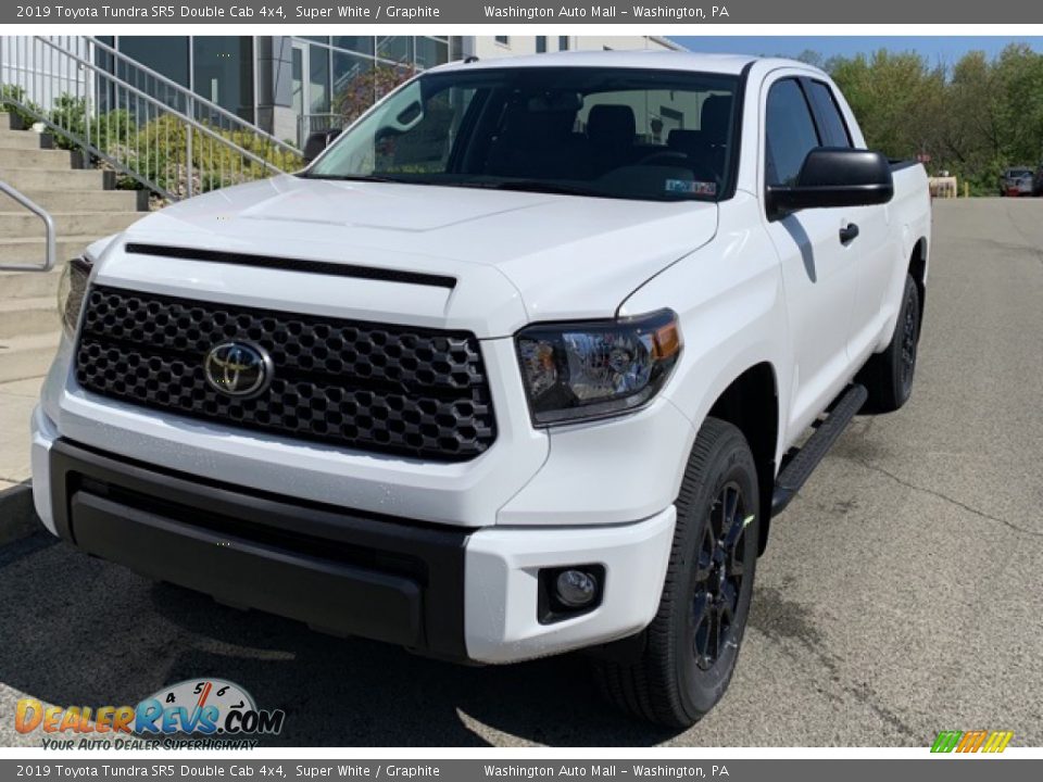 Front 3/4 View of 2019 Toyota Tundra SR5 Double Cab 4x4 Photo #1