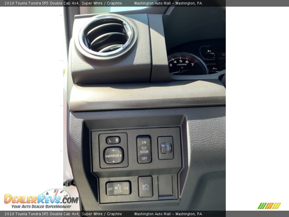 2019 Toyota Tundra SR5 Double Cab 4x4 Super White / Graphite Photo #10