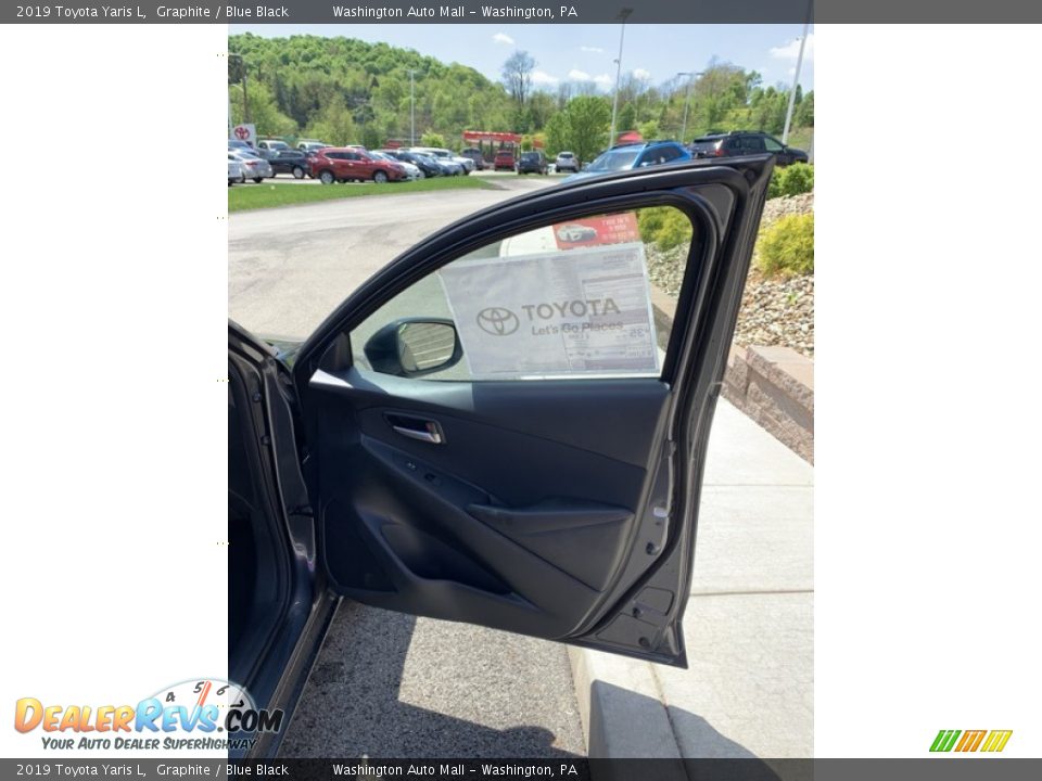 2019 Toyota Yaris L Graphite / Blue Black Photo #27
