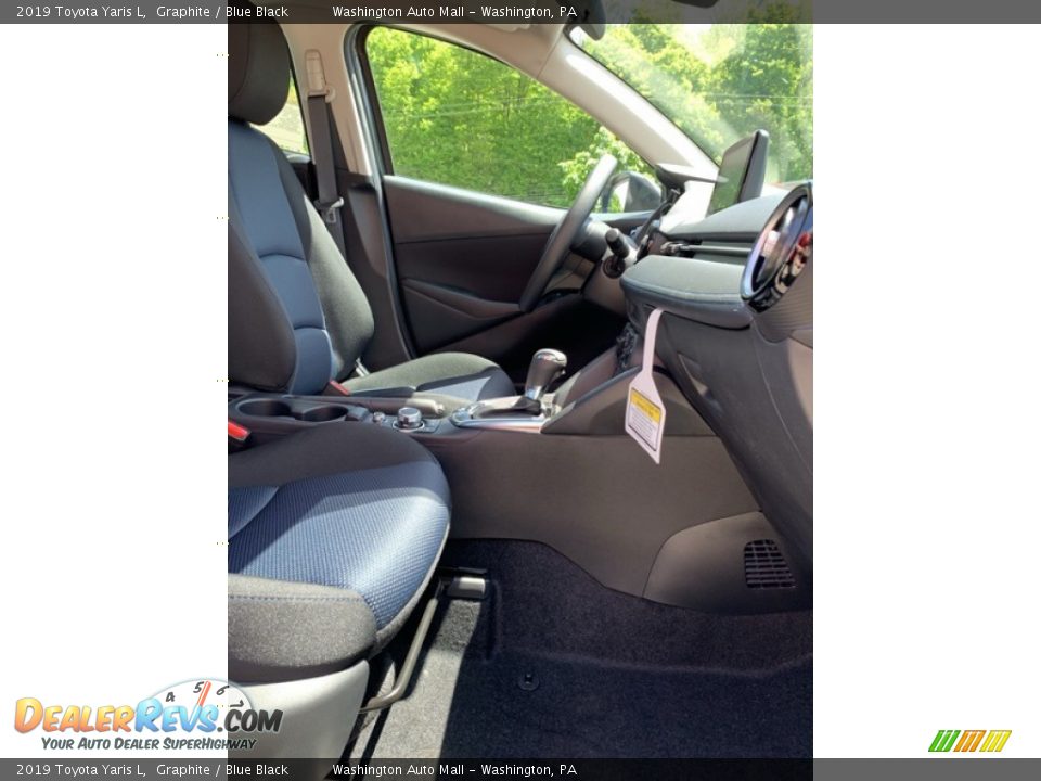 2019 Toyota Yaris L Graphite / Blue Black Photo #30