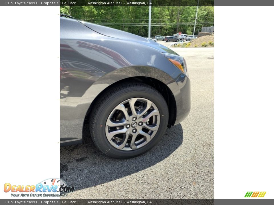 2019 Toyota Yaris L Graphite / Blue Black Photo #32