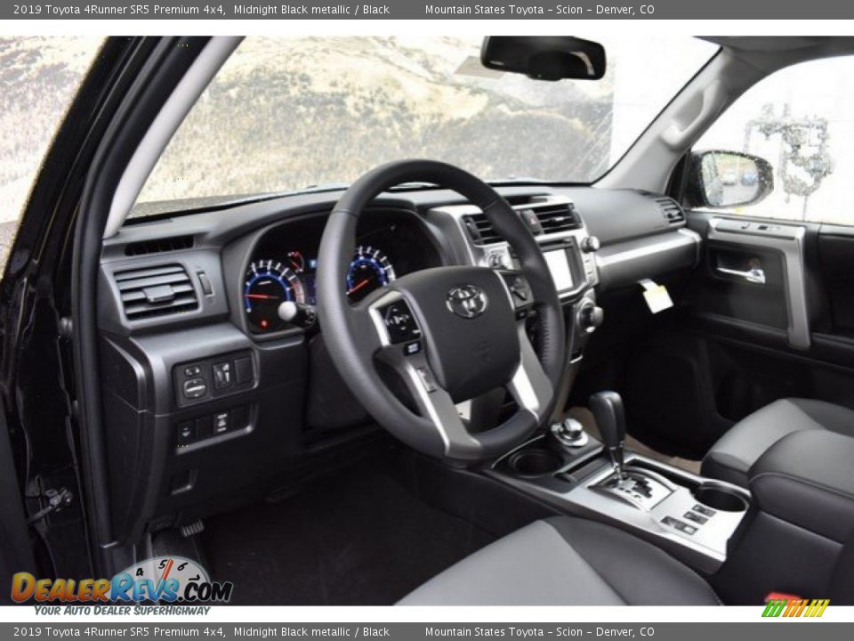 2019 Toyota 4Runner SR5 Premium 4x4 Midnight Black metallic / Black Photo #5