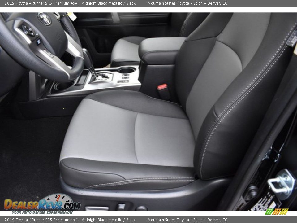 2019 Toyota 4Runner SR5 Premium 4x4 Midnight Black metallic / Black Photo #6