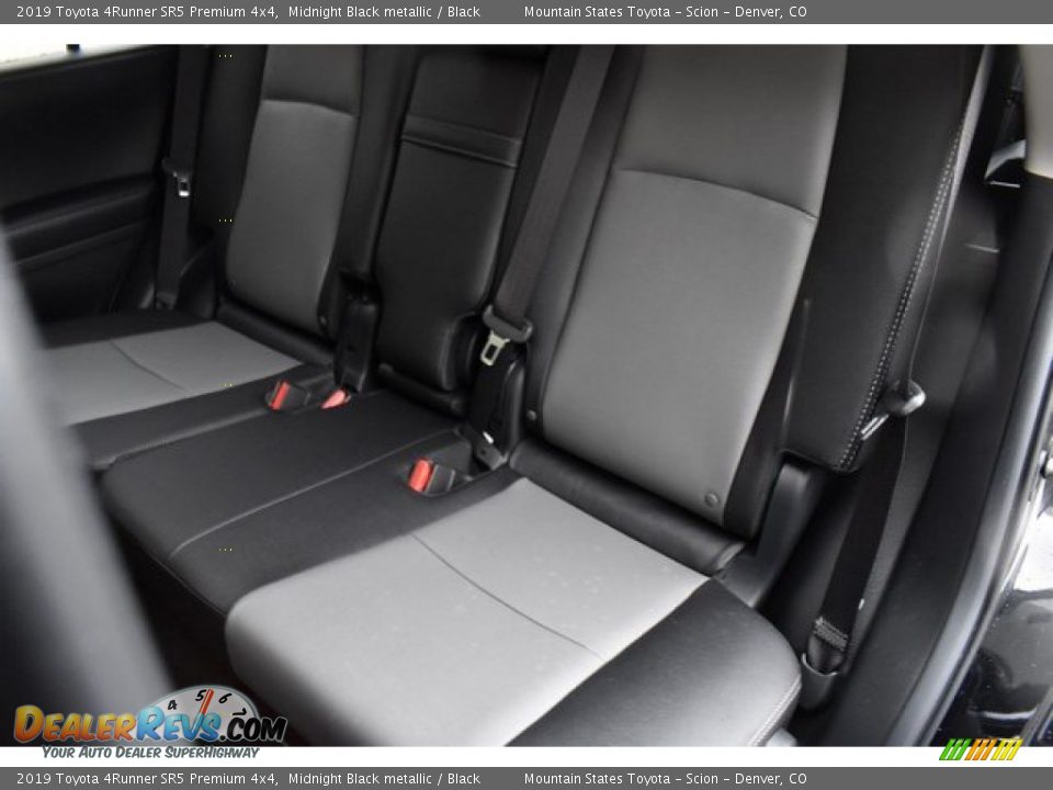 2019 Toyota 4Runner SR5 Premium 4x4 Midnight Black metallic / Black Photo #10