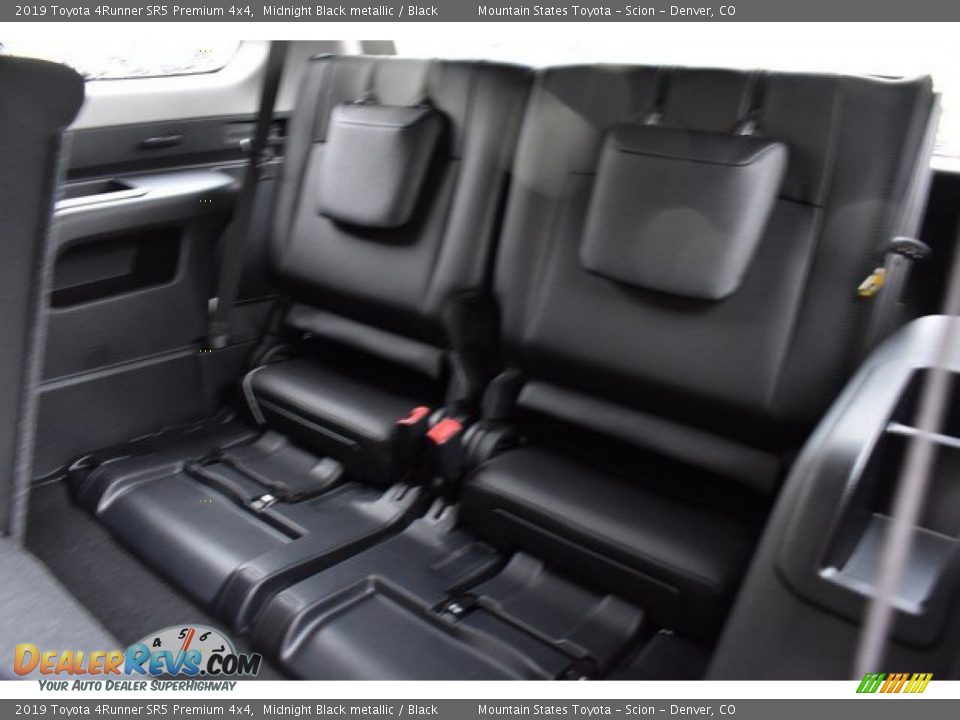 2019 Toyota 4Runner SR5 Premium 4x4 Midnight Black metallic / Black Photo #11